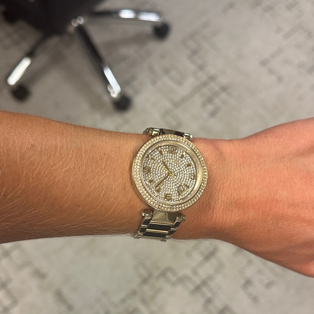 Elegant Gold Women's Watch